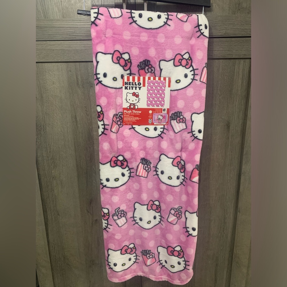 New Hello Kitty Faces & Fries Pink Plush 50 x 70 Throw Blanket With Tag